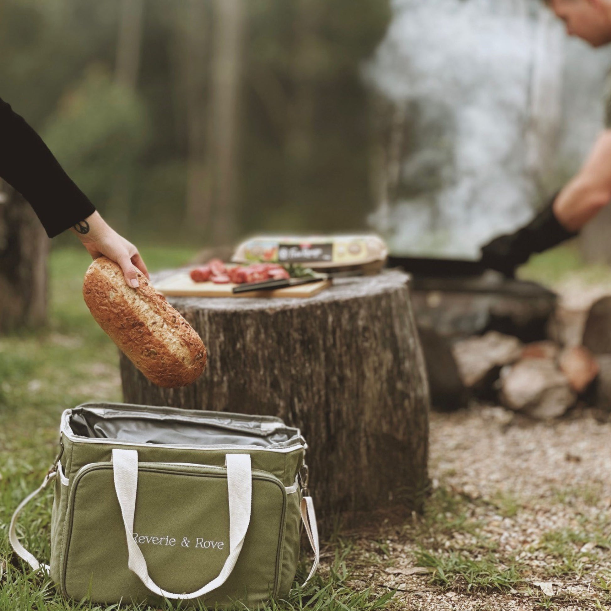 Picnic cooler bag bbq breakfast